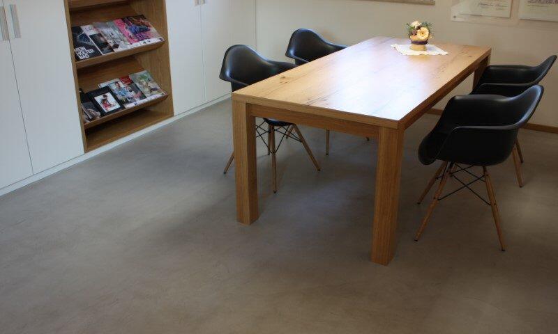 Fugenloser Boden im Beratungsraum
